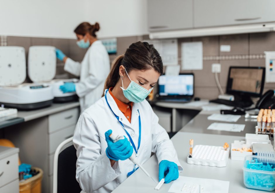 two female scientists